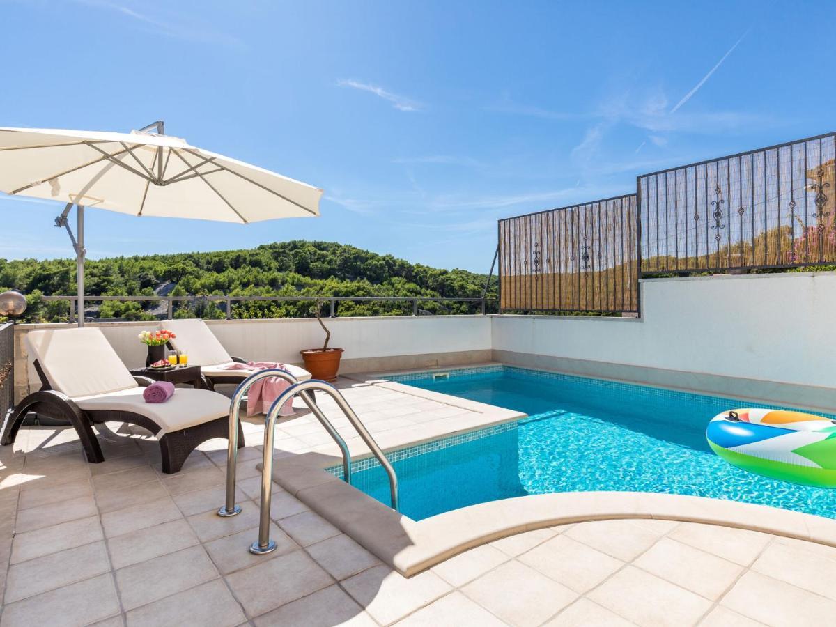 Luxurious Villa In Selca With Pool Luaran gambar