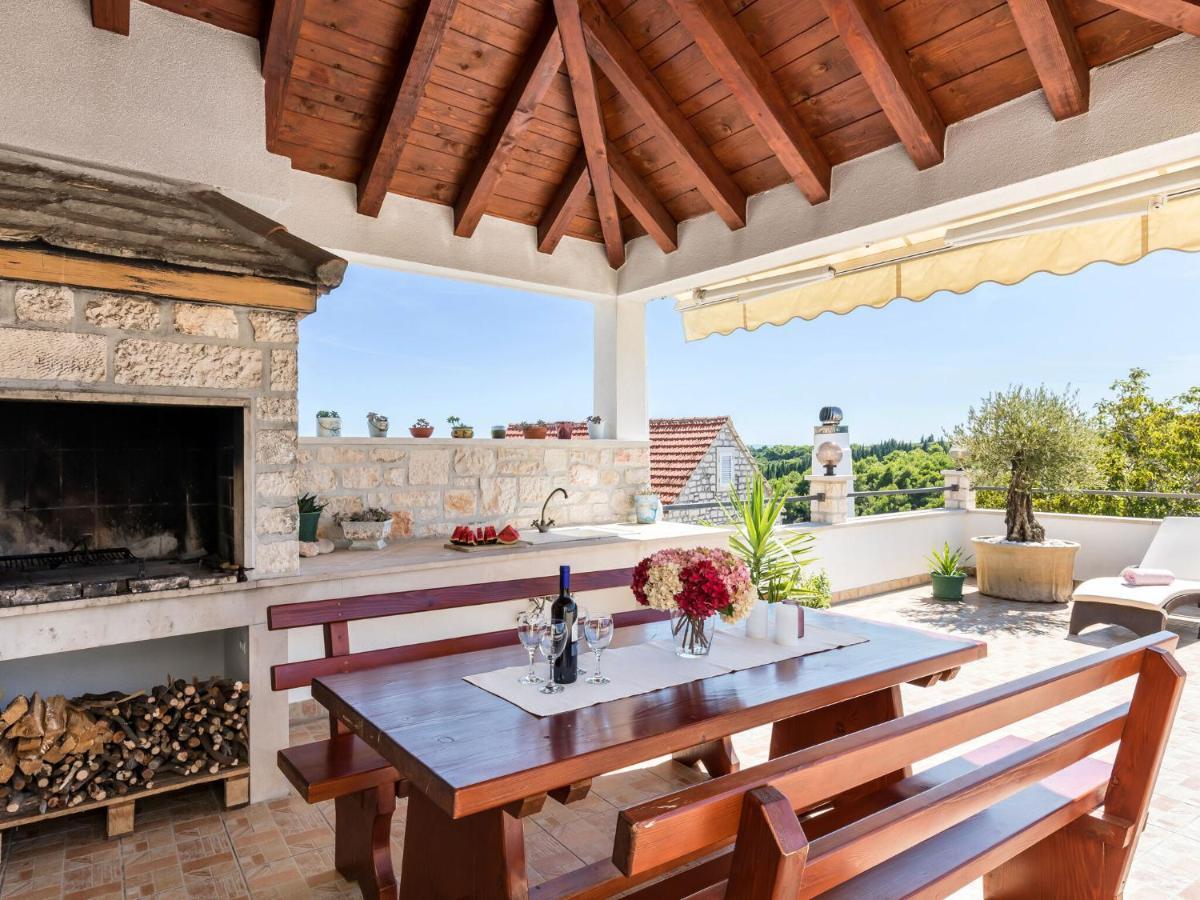 Luxurious Villa In Selca With Pool Luaran gambar